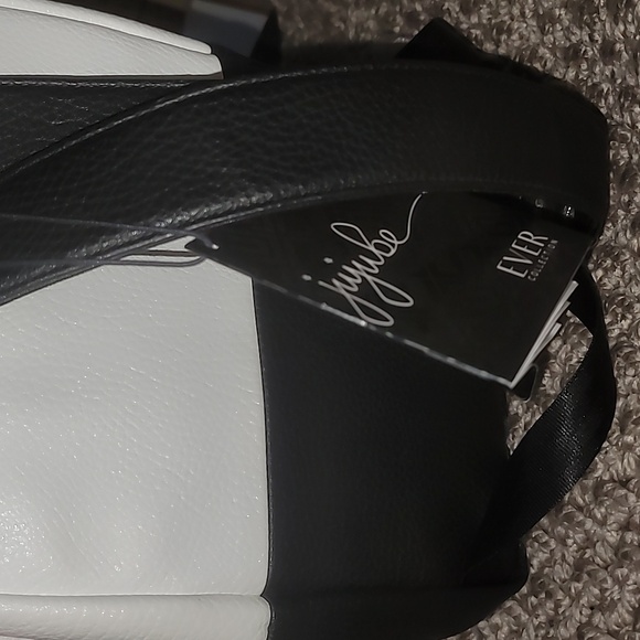 Backpack - Picture 3 of 4